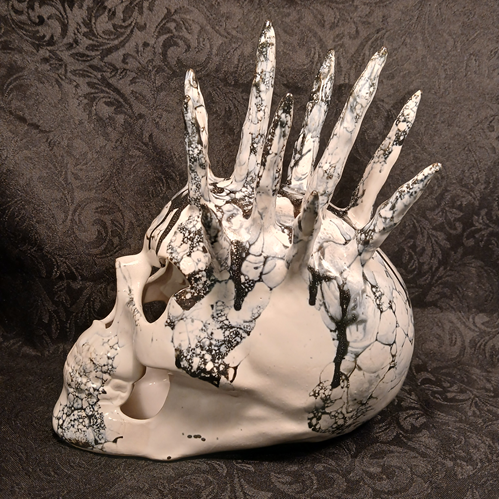 Dödskalle i keramik